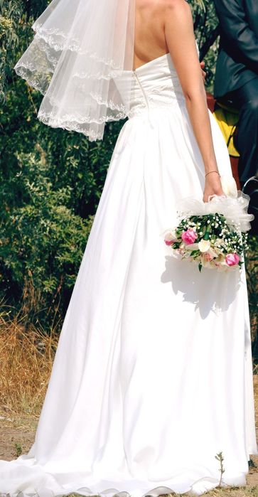 Весільна сукня, туфлі, манжети