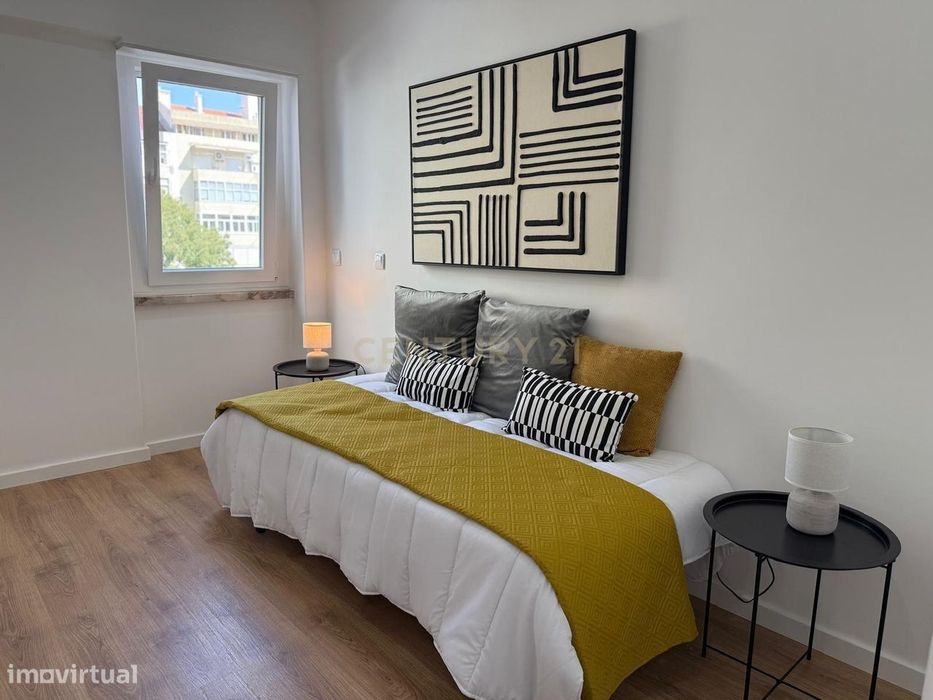 Apartamento T3 Renovado com Suite, Varanda e Cozinha Totalmente Equipa