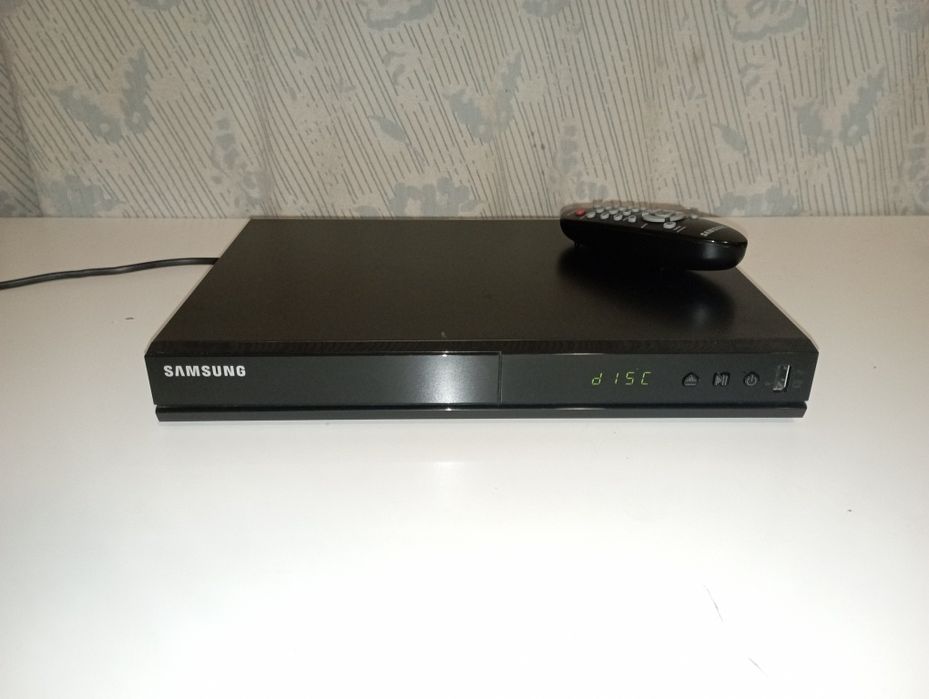 Лазерный видео проигрыватель Samsung DVD-E360