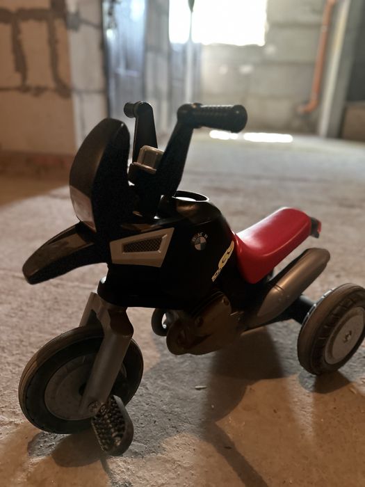 Трехколесный мотоцикл