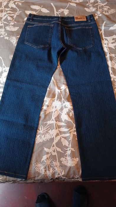 Продам джинсы 52 размера