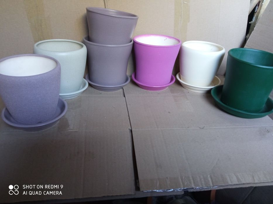 Глиняні горщики для квітів