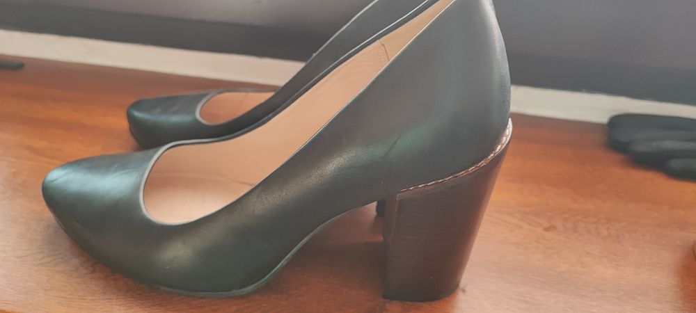 Czółenka skórzane Clarks
