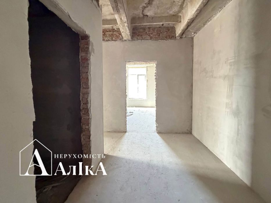 Продам чудову 2-кімнатну квартиру з терасою в новобудові
