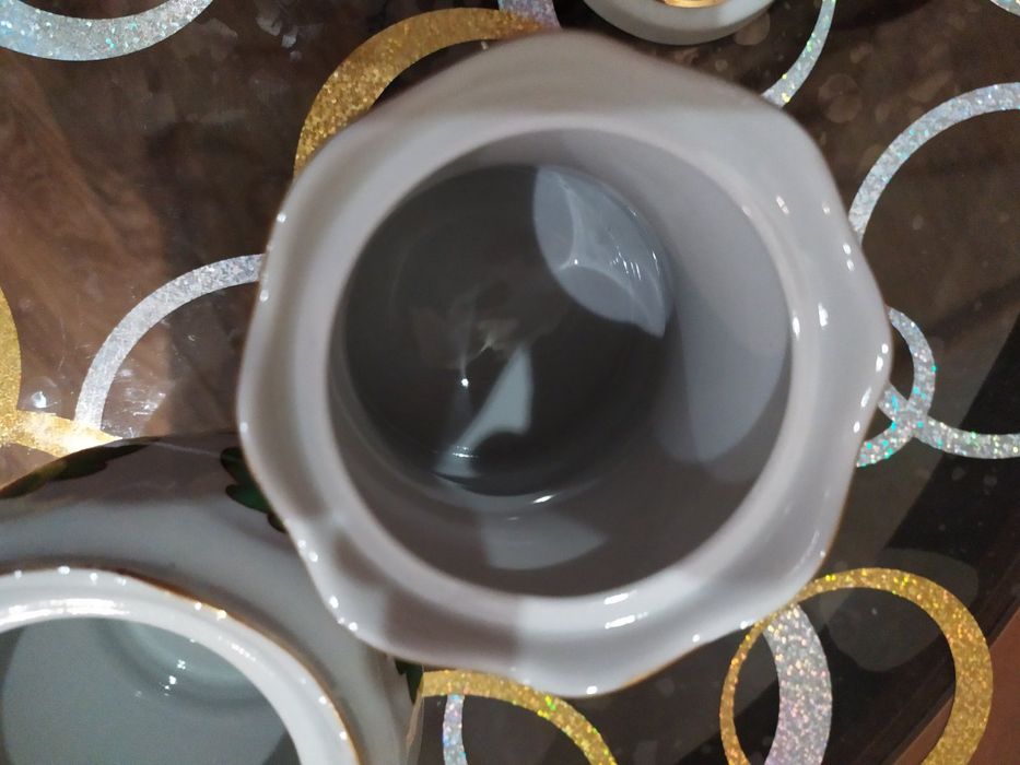 Ёмкости для хранения сыпучих, может для чая, новые.На одной, небольшой