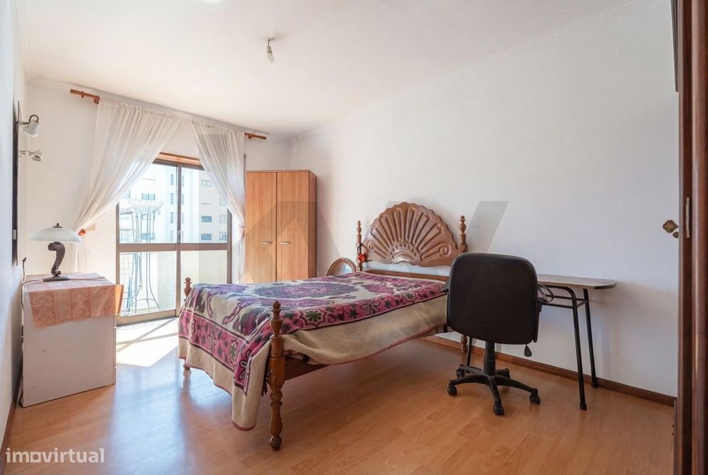 Apartamento T3 com varanda no centro da Mealhada