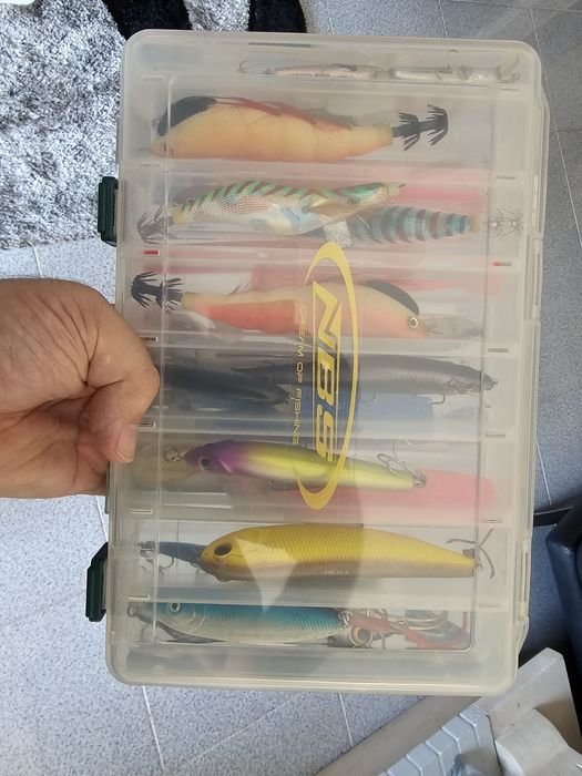 Kit de pesca com caixa NBS + amostras rigidas, vinis e palhaços