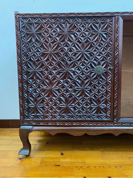 Aparador de sala trabalhado dos anos 60