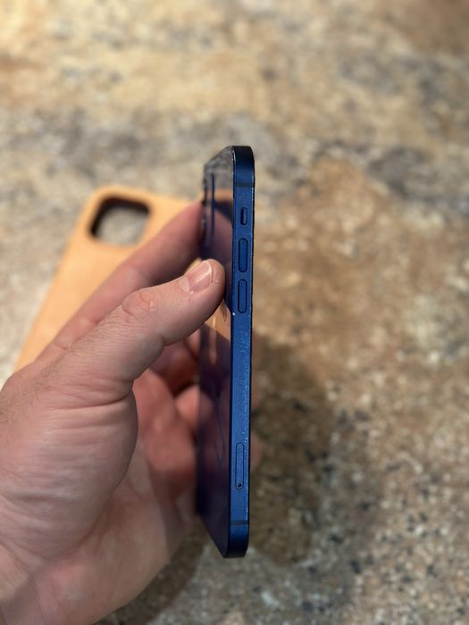 Продам iphone 12 64 синій айфон 12