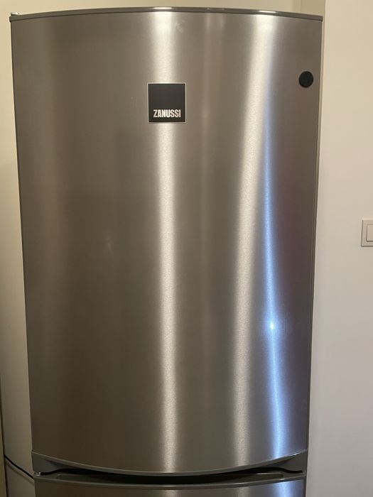 Холодильник zanussi