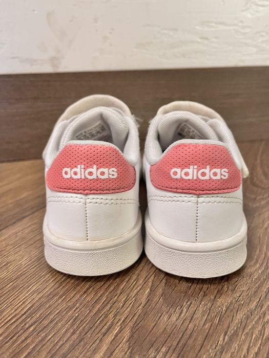 Кеди, кросівки adidas для дівчинки