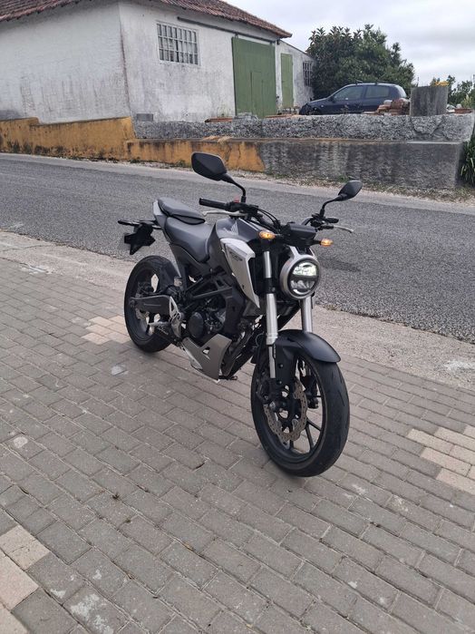 Honda Cb125r ...