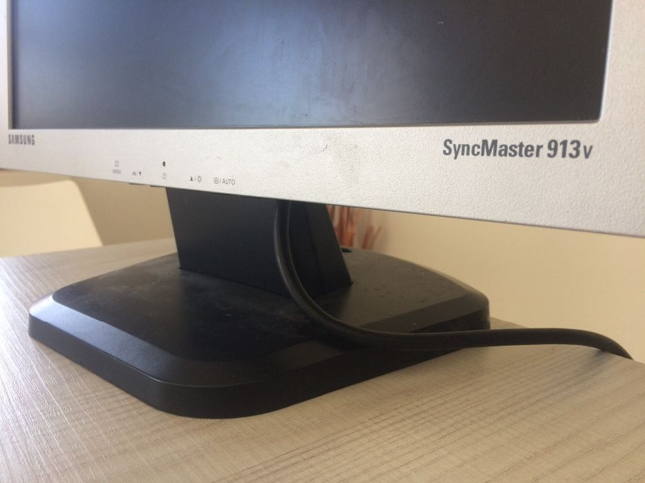 Samsung Syncmaster 913V Monitor, 19", PC/Computer Screen64409441560321126