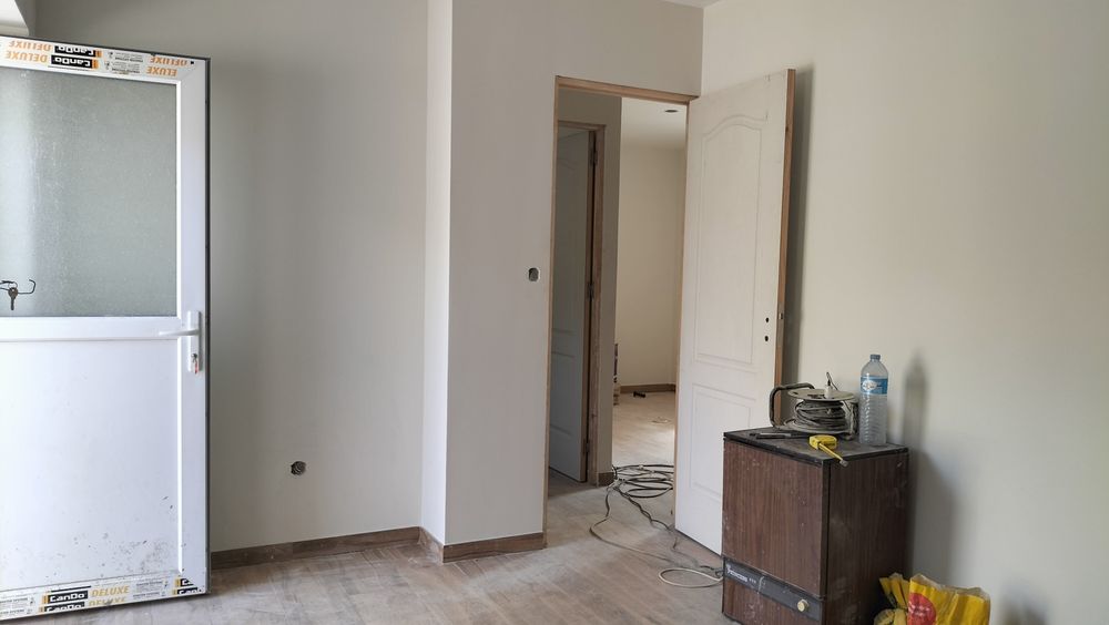 Prédio com 7 ou 8 habitações para recuperar em Pindelo