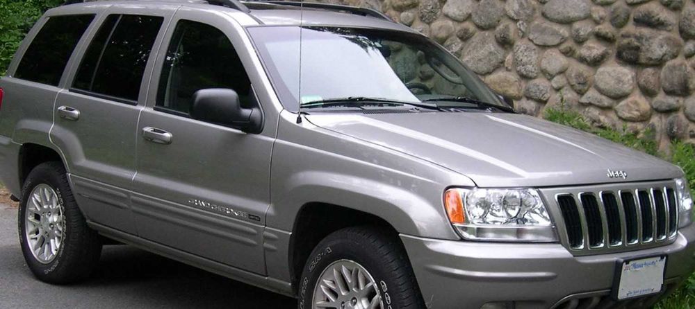 Jeep Grand Cherokee Limited 1999 рік двері/кузовщина в асортименті