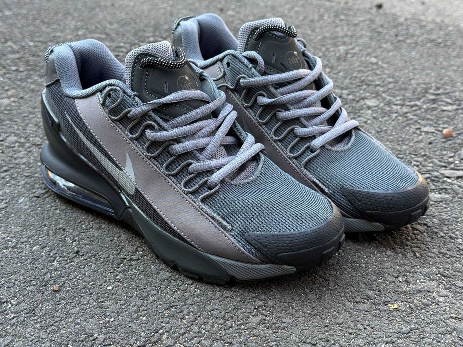 Nike Air Max Pulse Roam в двох кольорах. Розміри 38-44