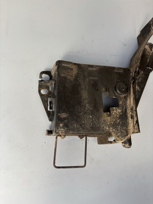 Mocowanie Akumulatora YAMAHA DT125R