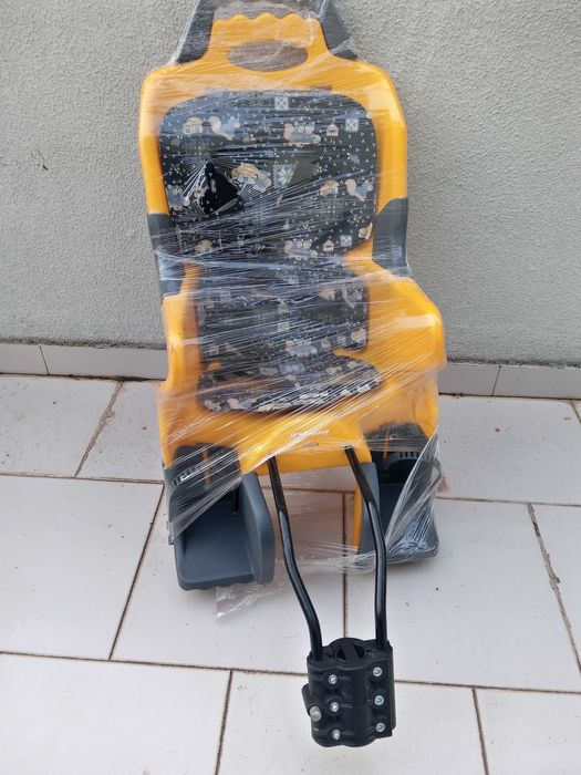 Cadeira bébe p/bicicleta completamente nova.