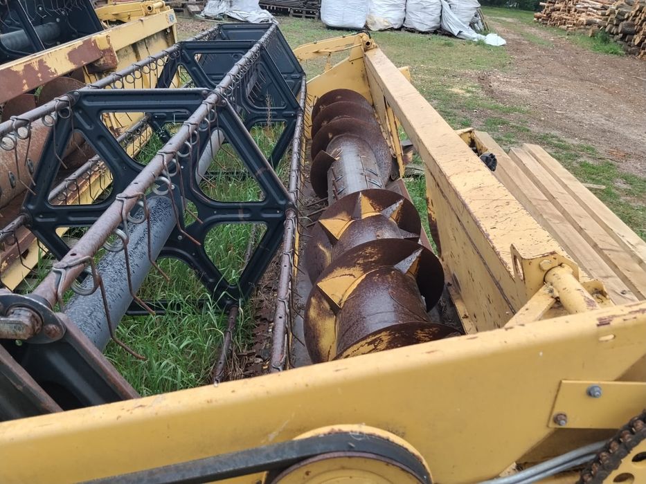 Heder 5.18 i 6.10 Wózek New Holland.