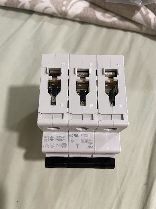 Disjuntor ABB S203-C32 | Cinzento