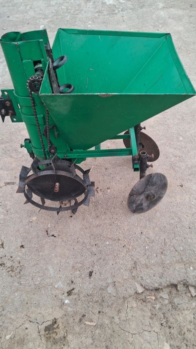 Картоплесаджалка до мотоблдзвіницяоку