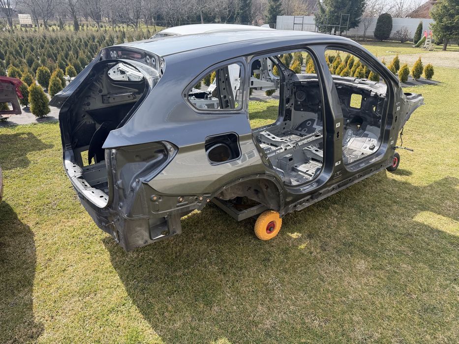 BMW X1 f48 кузов крило поріг кузовщина дах бмв х1 ф48