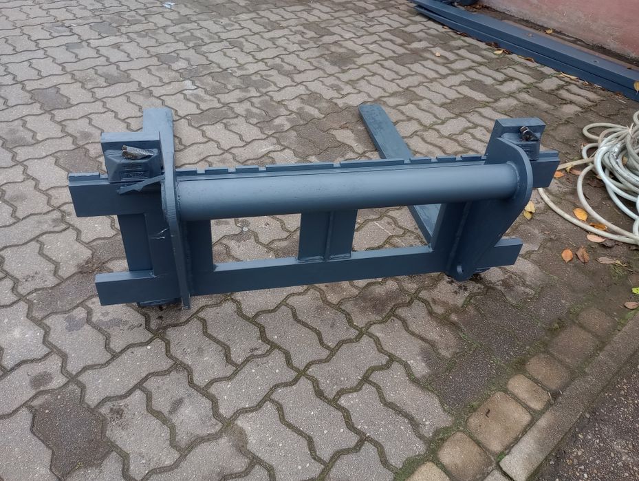 Paleciak ładowarki Manitou