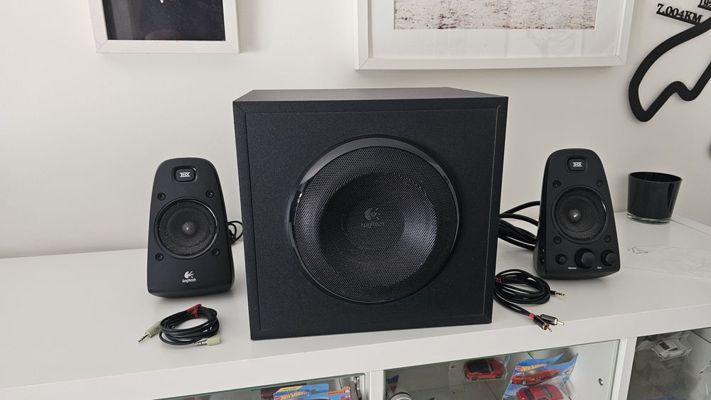 Colunas 2.1 Logitech Z623 (+ suporte para subwoofer)
