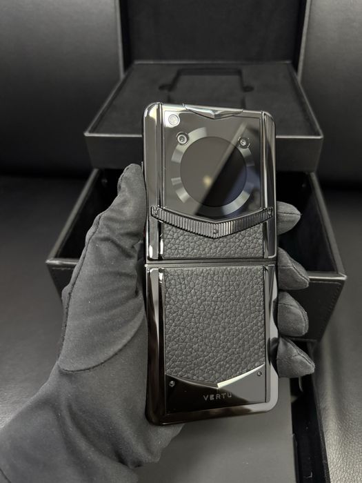 VERTU IRONFLIP Jade Black calf