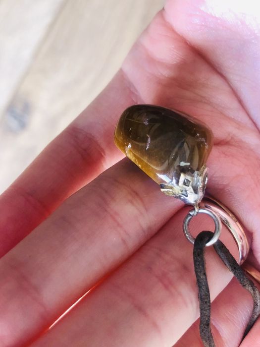 Zawieszka kamień naturalny tygrysie oko amulet talizman energia