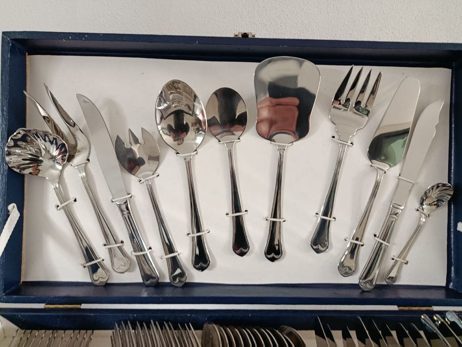 180-Piece Flatware Set458110949099448323