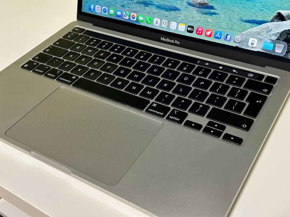 MacBook Pro 13" M2 16/256 GB Silver (2022) Touch Bar. Гарний стан