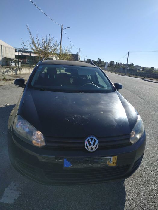 VW Golf carrinha - confere Conforto, Segurança, Versátil, Espaçosa para Família, e/ou Profissionais que precisem de espaço adicional