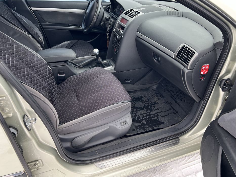 Автомобіль Пежо 407