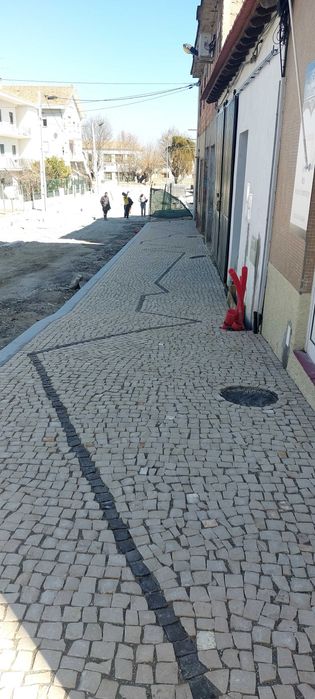 Pavê calçada lancil lajeta grelha de relvamento