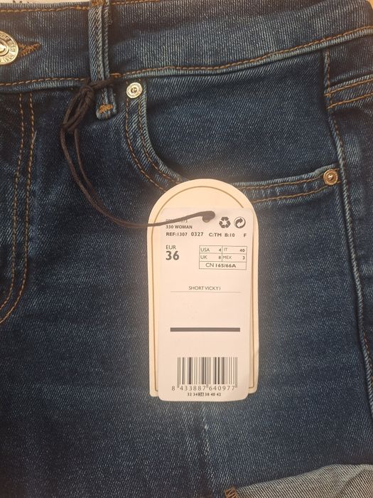 Calções de ganga novos da Mango, tamanho 36