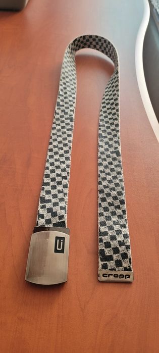 Pasek materiałowy z metalową klamrą