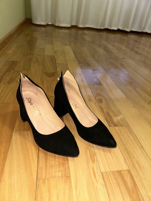 Чорні туфлі жіночі