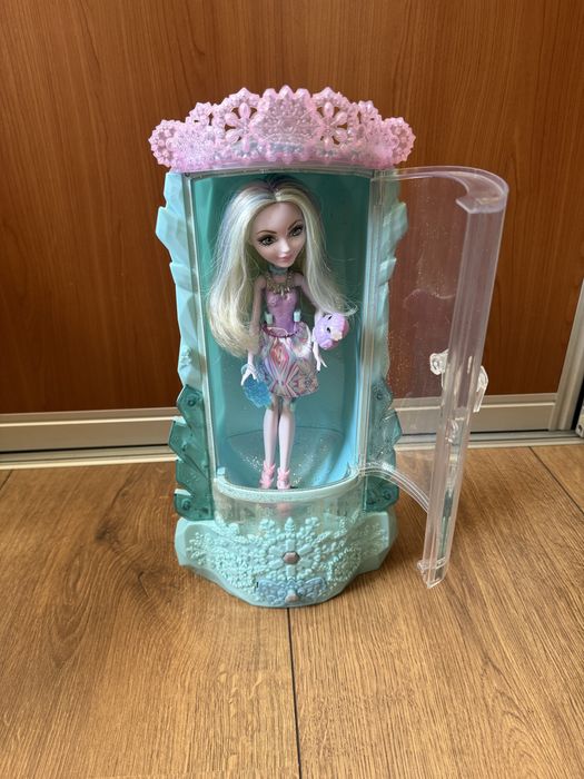 Снігова установка і лялька Ever After High Epic Winter Sparklizer