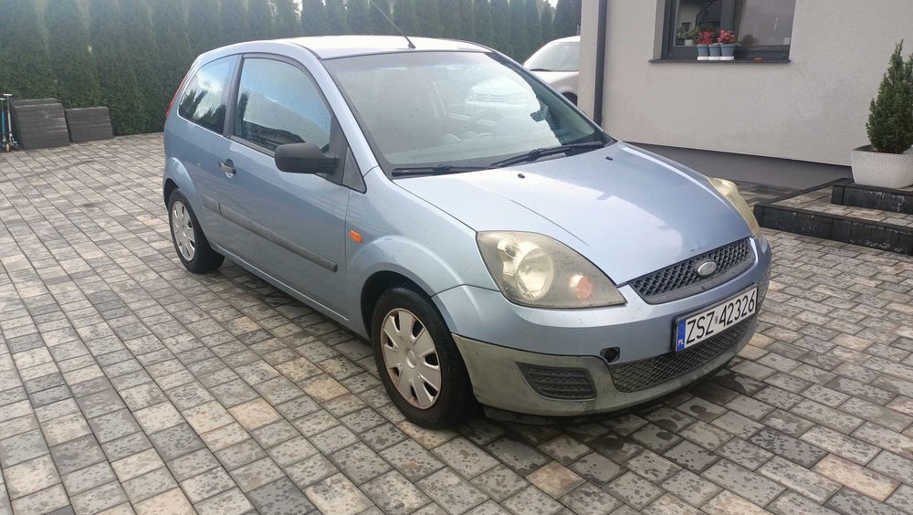 Ford fiesta 06r 1.3 benzyna opłaty na rok 2kpl kół
