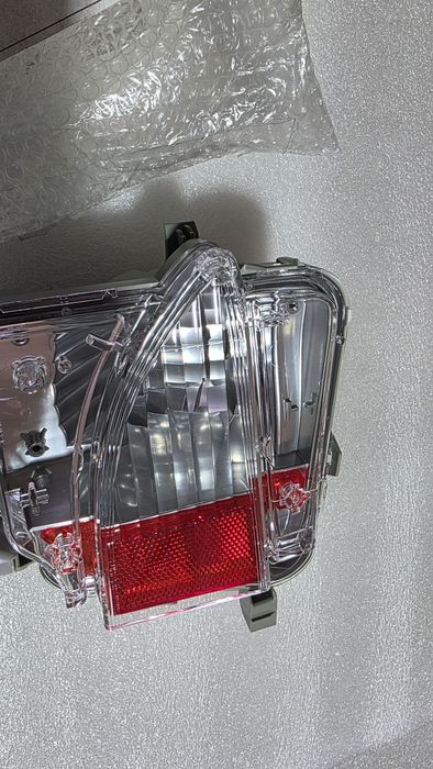 Lampa prawy tył toyota verso s ractis LENS&BODY nowa oryginał