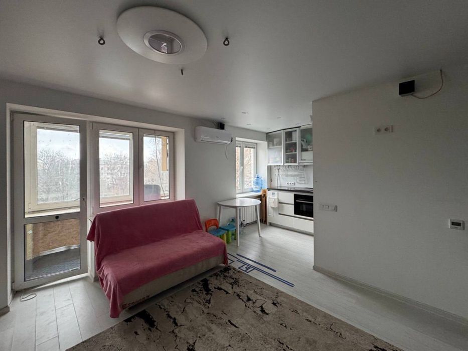 Продам 1 комнатную в прицентральной части Скоробогатова Рабочая Поля