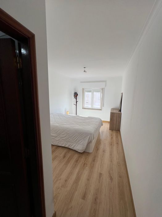 T2 Santa Marta,2 WC, arrecadação e parqueamento