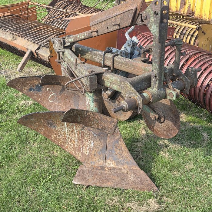 Плуг 2 корпусний Польський