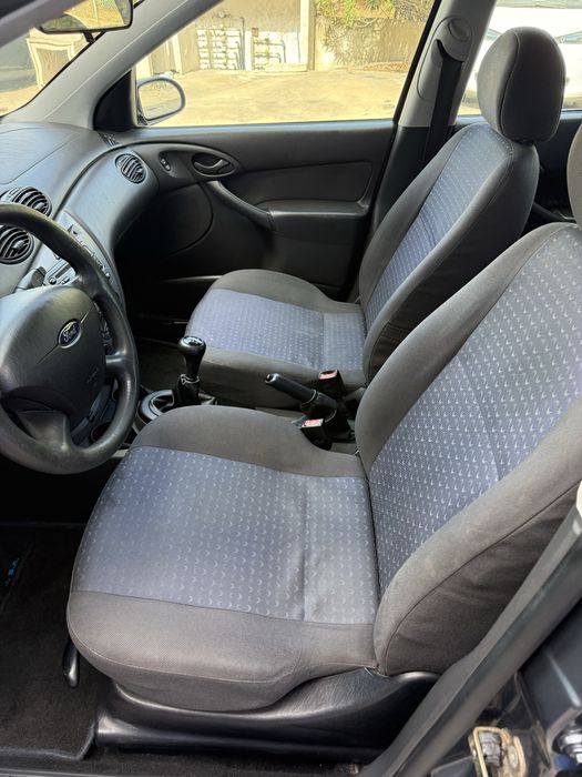 Vendo ford focus 2004 gasolina 1.4