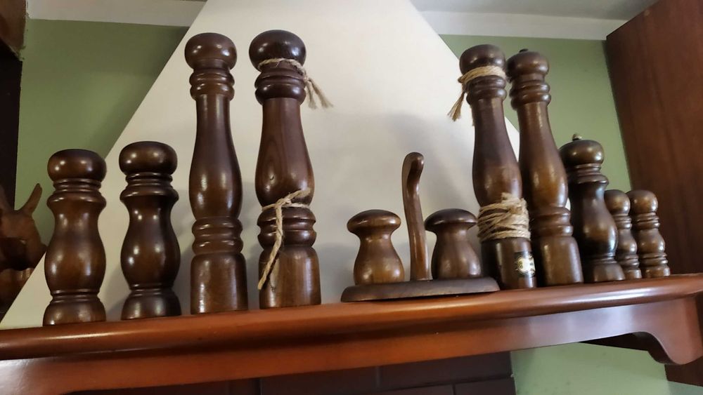 Drewniana kolekcja młynków