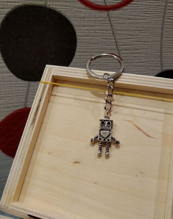 Breloczek do kluczy robot brelok prezentowy brelok z zawieszką robotem