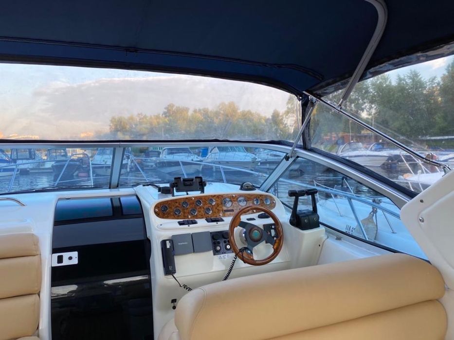 Яхта Sealine S28