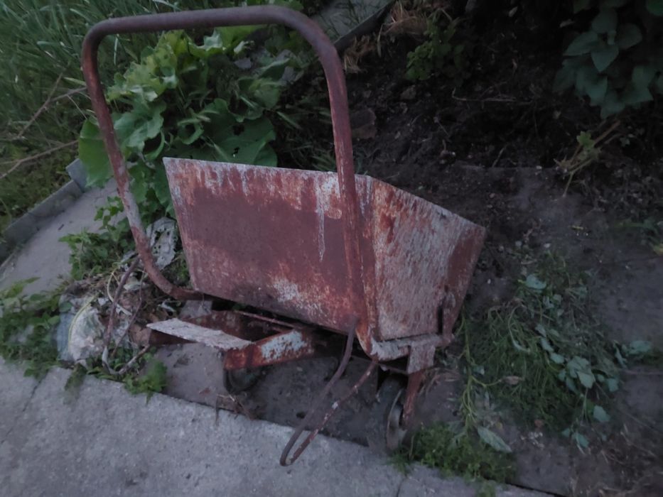 Тачка садовая бу
