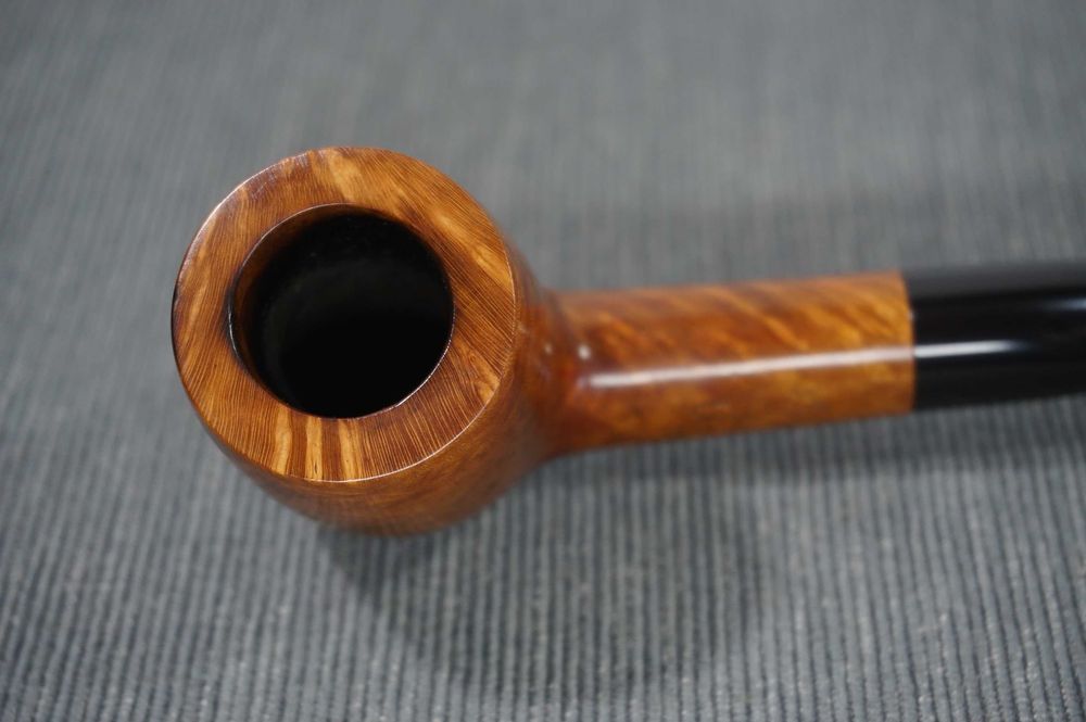 Bonito e antigo cachimbo Veritable Lacroix ***A 127, em urze (França)